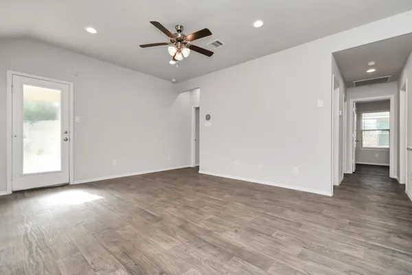 $1,900 | 9847 Laurel Lake Drive, Conroe, TX 77384