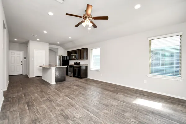 $1,900 | 9847 Laurel Lake Drive, Conroe, TX 77384