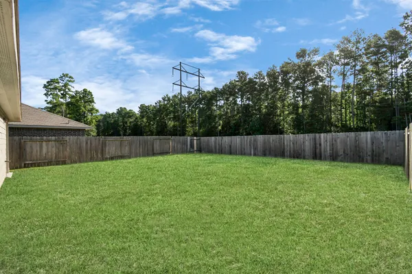 $1,900 | 9847 Laurel Lake Drive, Conroe, TX 77384