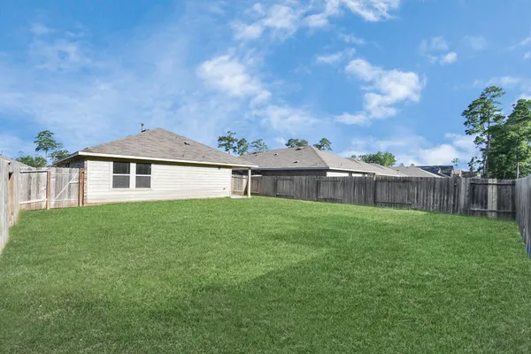 $1,900 | 9847 Laurel Lake Drive, Conroe, TX 77384