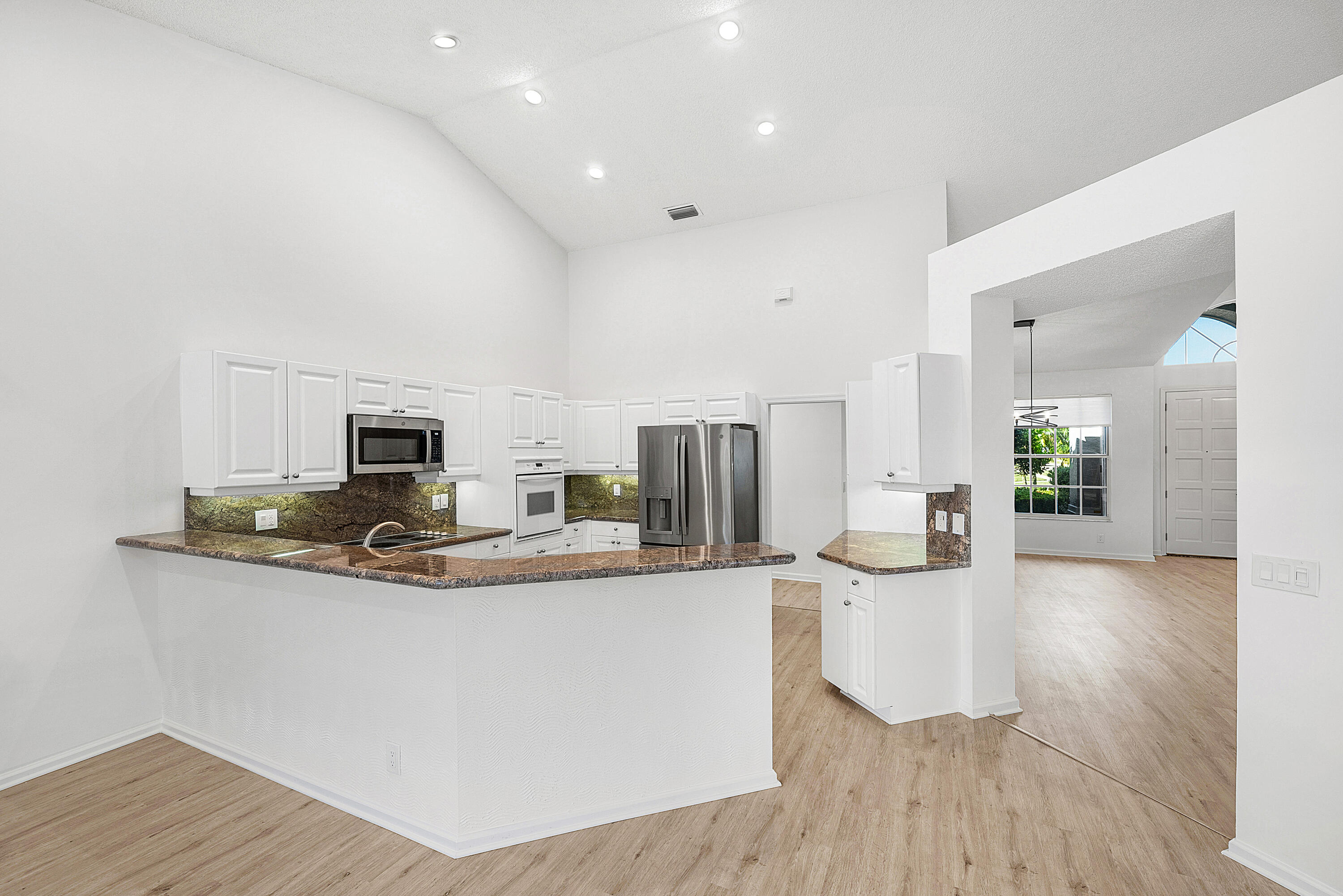 8706 Rothbury Lane Boynton Beach, FL 33472 - Photo 14 of 77 012-8706RothburyLane-BoyntonBeach-FL-334