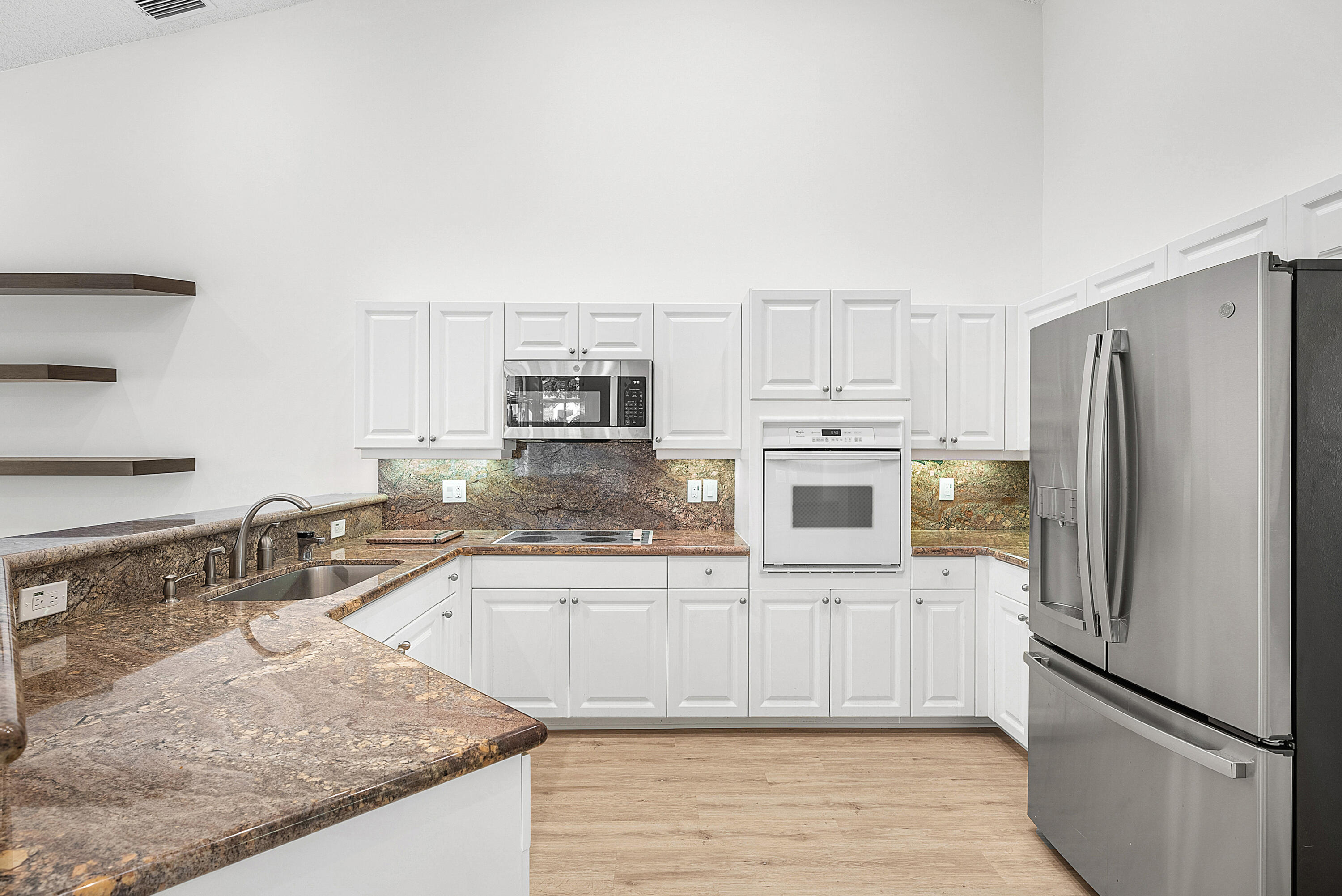 8706 Rothbury Lane Boynton Beach, FL 33472 - Photo 15 of 77 013-8706RothburyLane-BoyntonBeach-FL-334