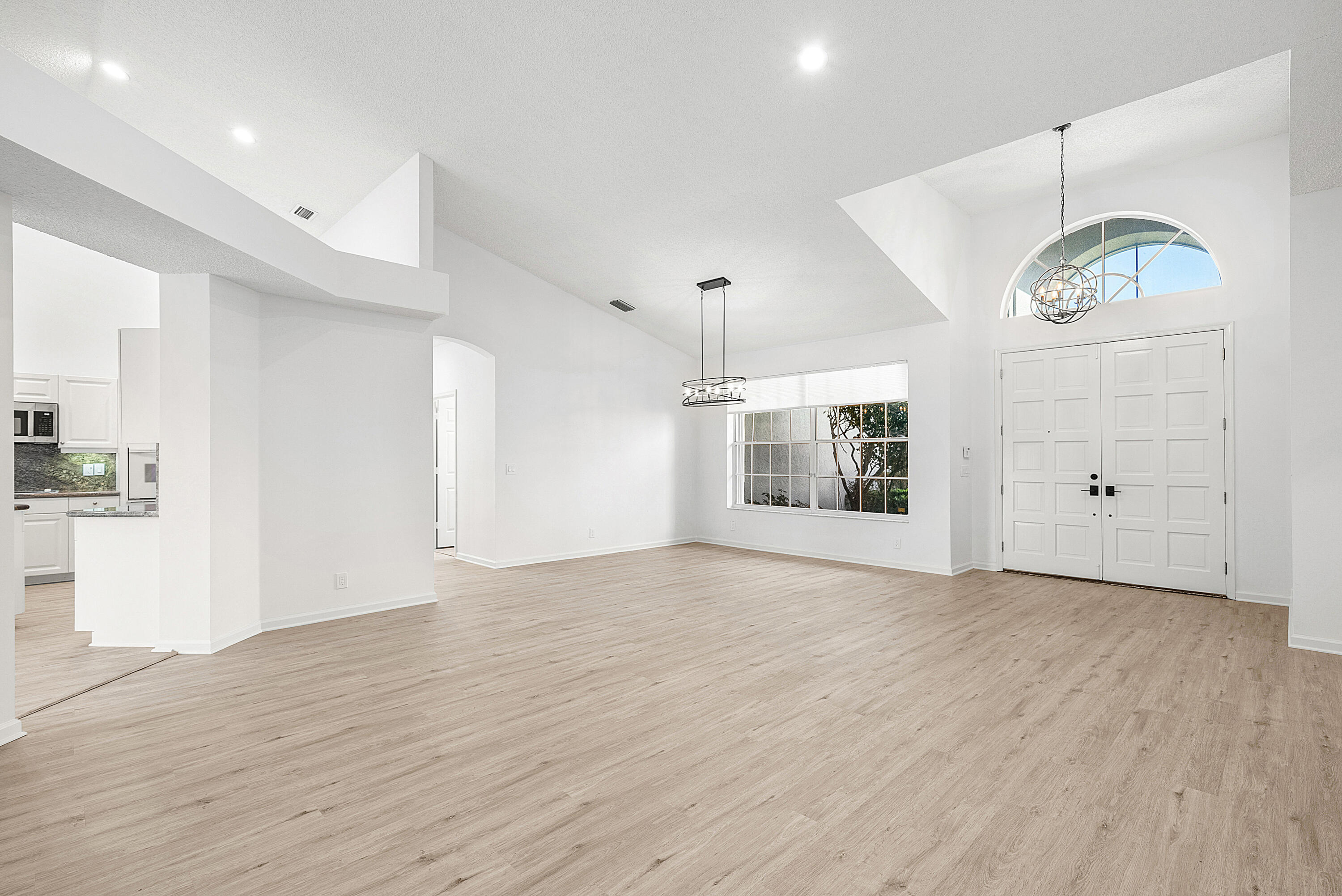 8706 Rothbury Lane Boynton Beach, FL 33472 - Photo 7 of 77 006-8706RothburyLane-BoyntonBeach-FL-334