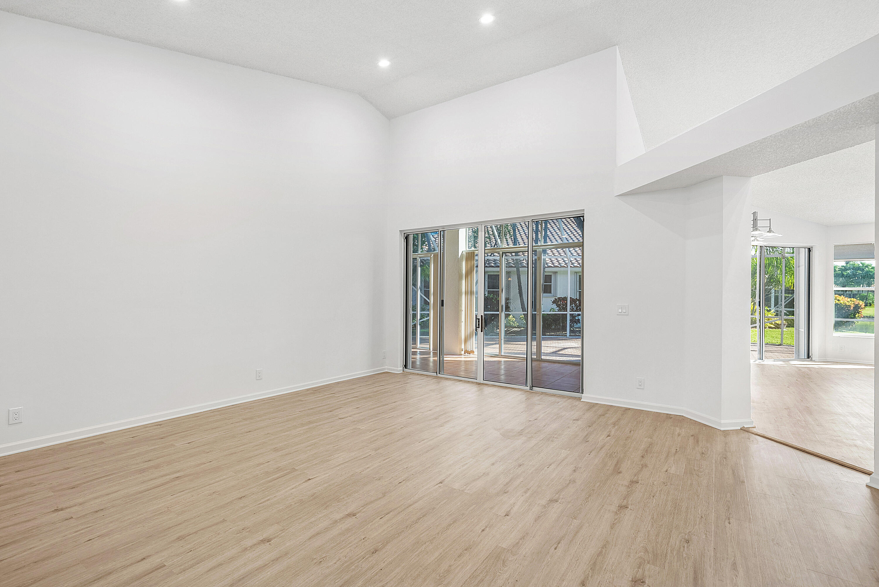 8706 Rothbury Lane Boynton Beach, FL 33472 - Photo 8 of 77 007-8706RothburyLane-BoyntonBeach-FL-334