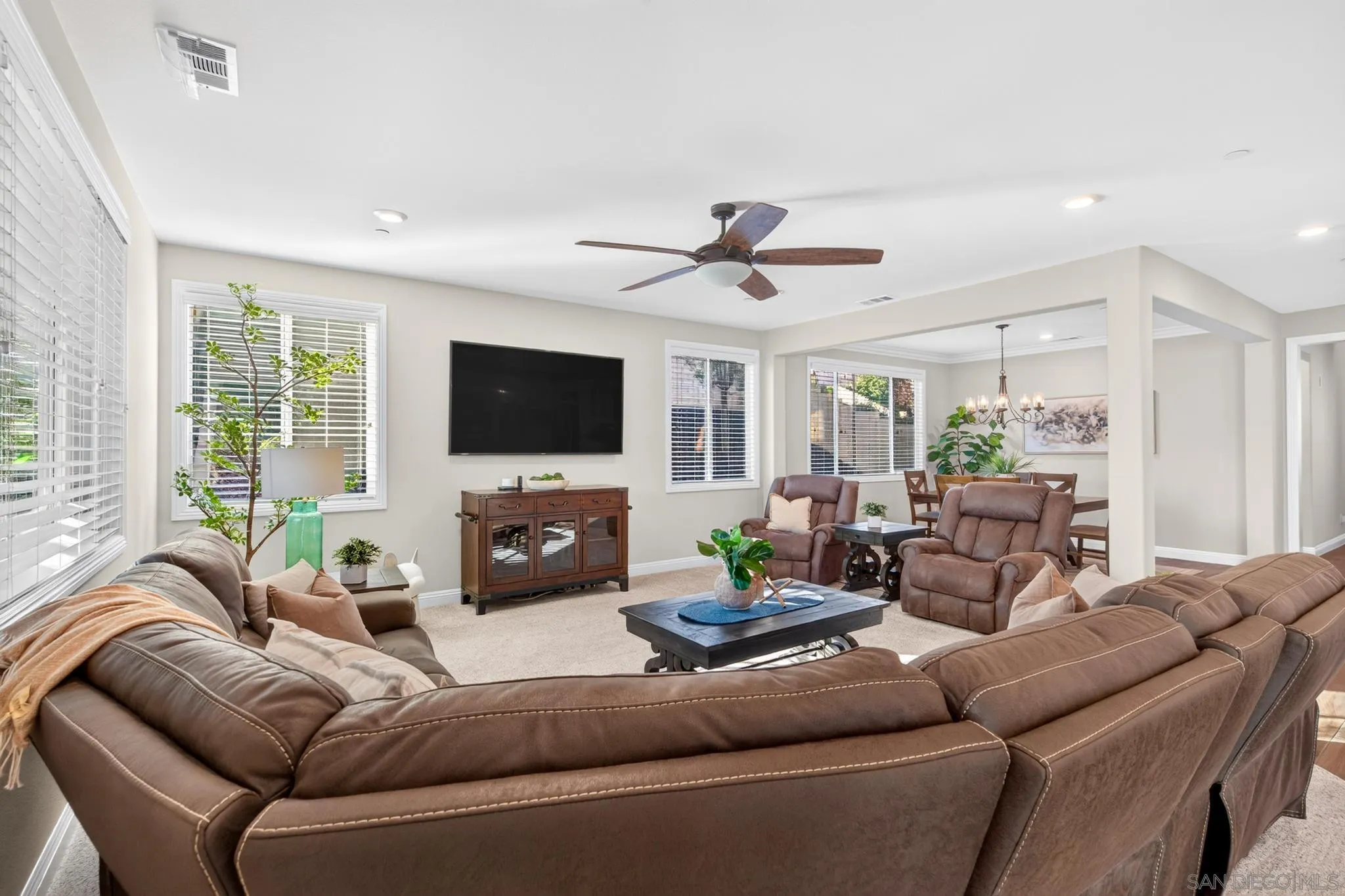 2077 Del Rincon Place Escondido, CA 92026 - Photo 18 of 70