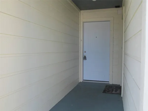 $1,050 | 4001 East NASA Parkway, Unit 138, El Lago, TX 77586