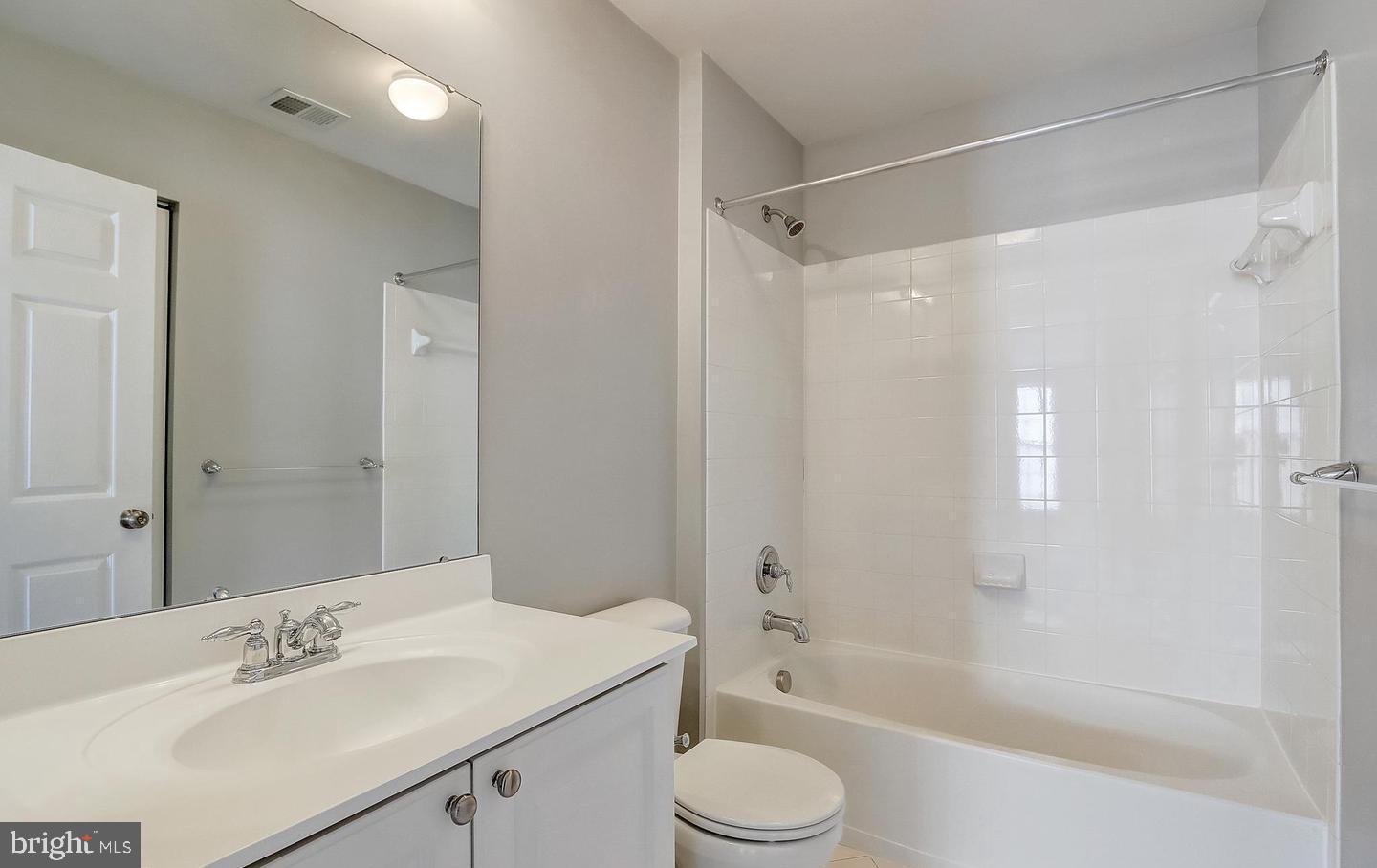 1709 Hayle Drive Hanover, MD 21076 - Photo 35 of 56 Full hall bathroom