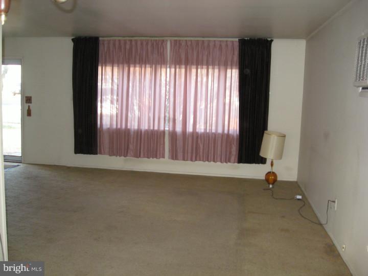 16 Canal Road Levittown, PA 19057 - Photo 5 of 12 Living Room