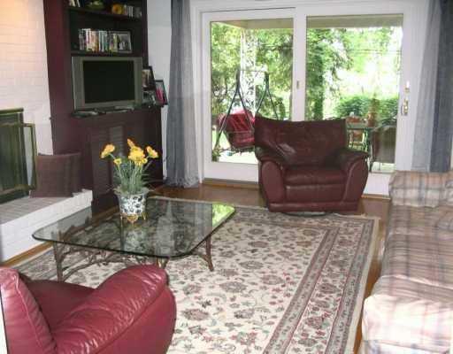 737 Pinoak Road Mt. Lebanon, PA 15243 - Photo 6 of 8 Den/Family/Great Room.
