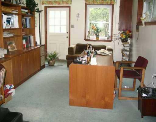 737 Pinoak Road Mt. Lebanon, PA 15243 - Photo 7 of 8 Studio/Study/Office.