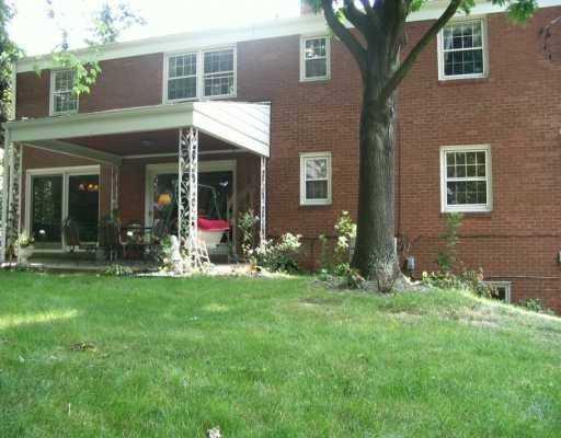 737 Pinoak Road Mt. Lebanon, PA 15243 - Photo 8 of 8 Yard/Garden.