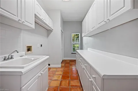 $1,390,000 | 2092 Imperial Circle, Naples, FL 34110
