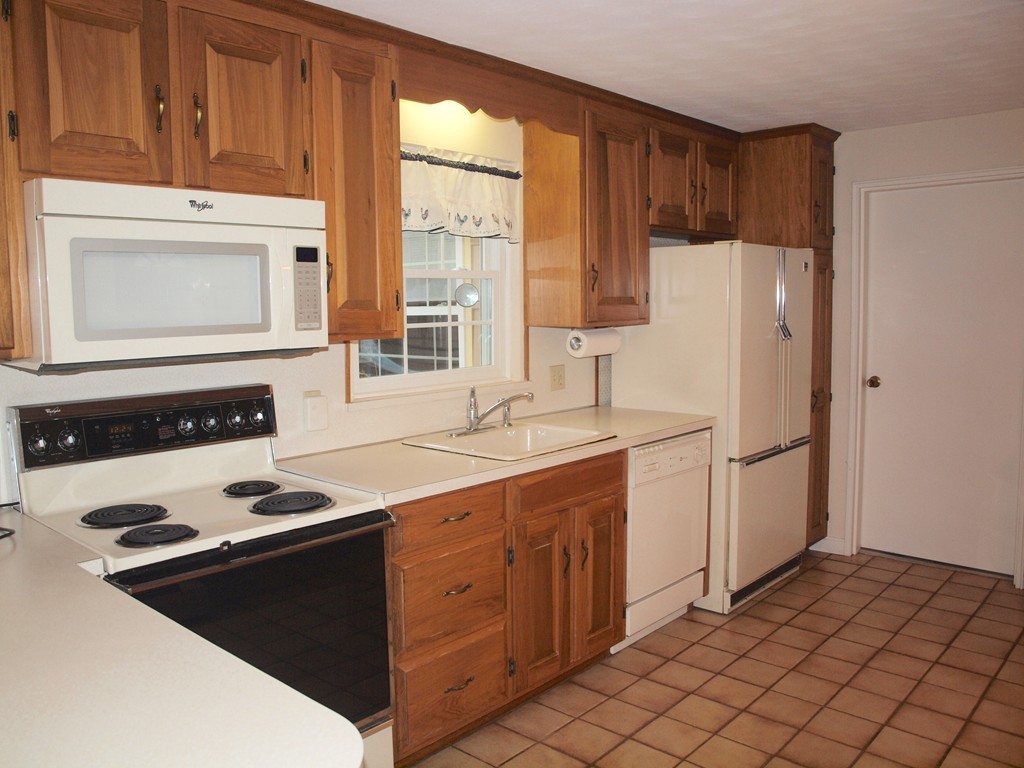 16 Reed Road Peabody, MA 01960 - Photo 8 of 26 Gallery Image 8