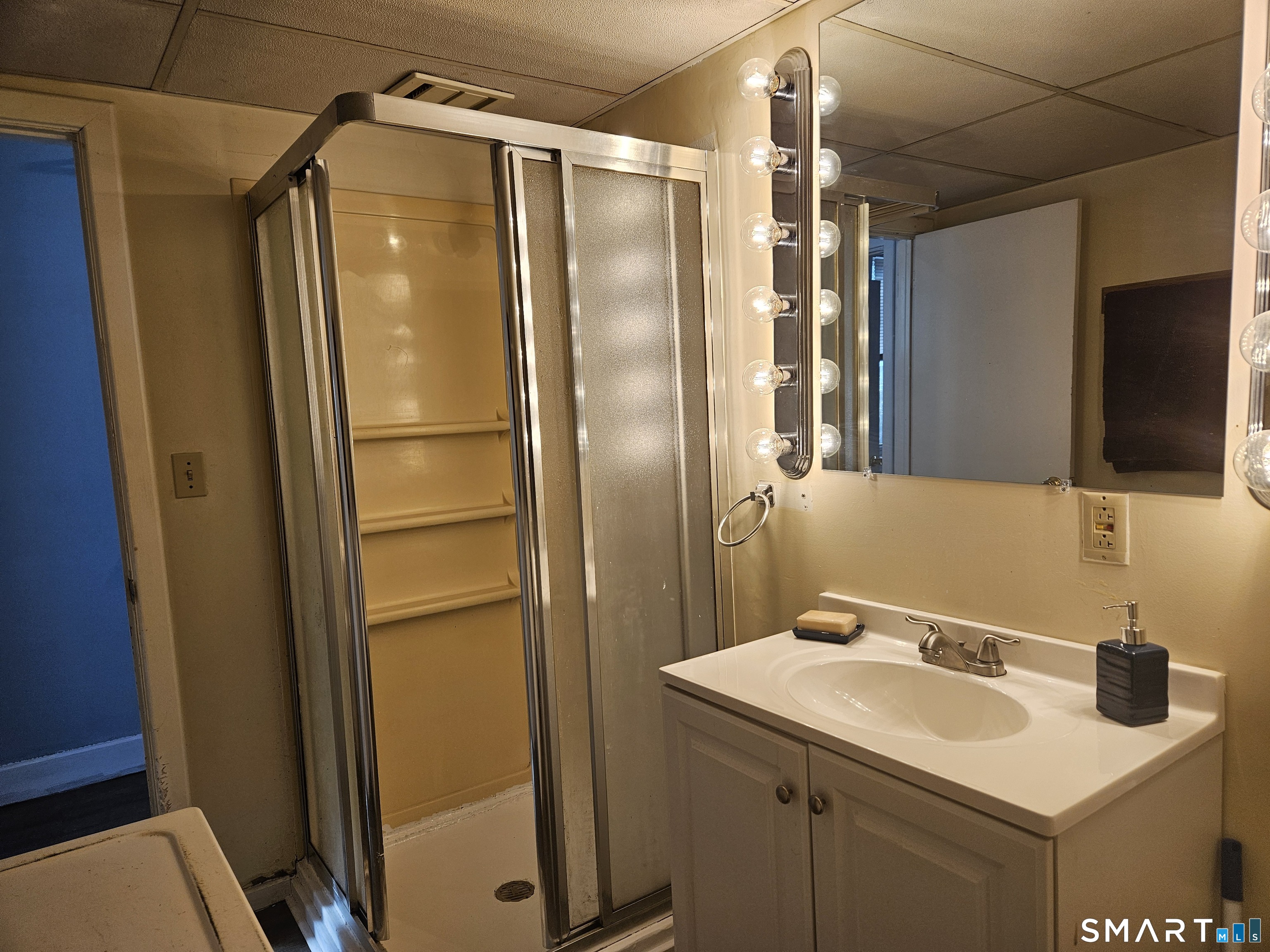 57 Warren Street, Unit 3 Norwich, CT 06360 - Photo 10 of 17