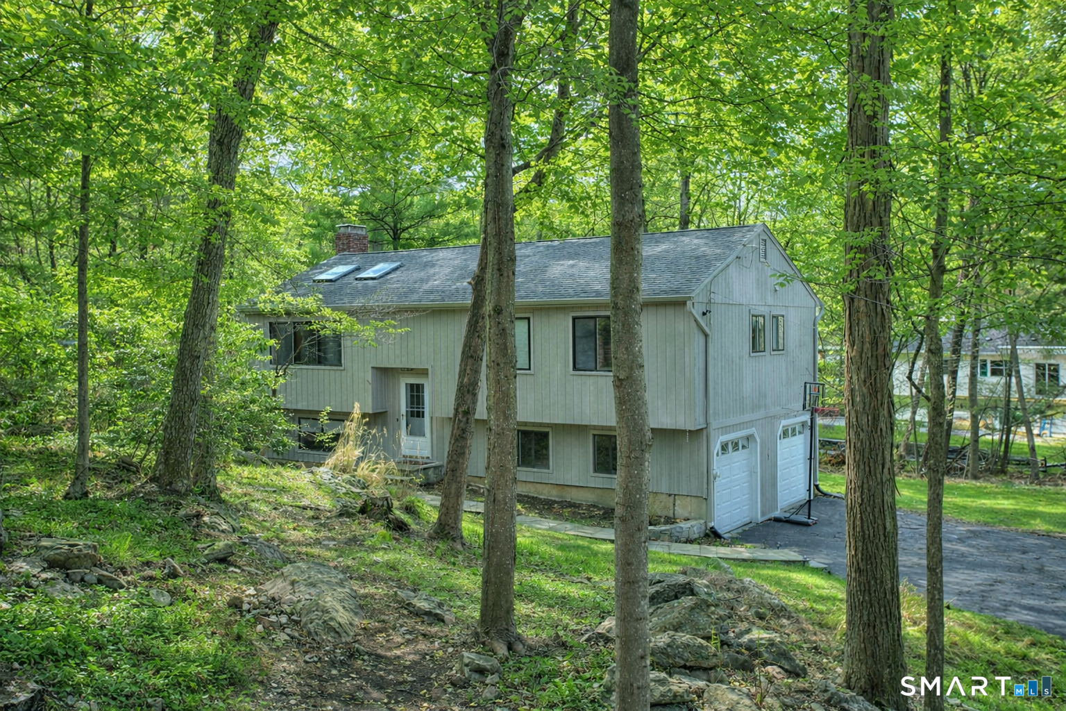 518 Bennetts Farm Road Ridgefield, CT 06877 - Photo 2 of 32