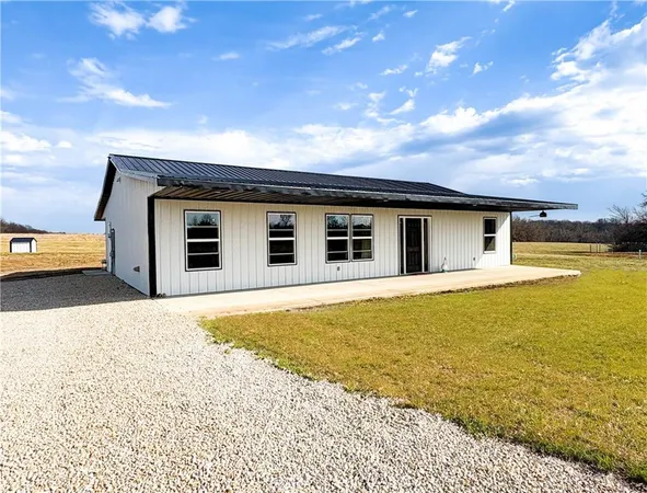 $410,000 | 1231 Southwest 101st Road, Leeton, MO 64761