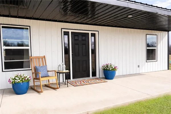 $410,000 | 1231 Southwest 101st Road, Leeton, MO 64761