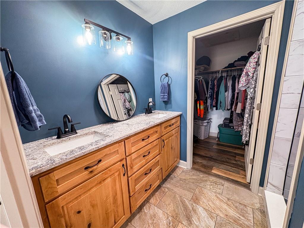 1231 Southwest 101st Road Leeton, MO 64761 - Photo 18 of 27