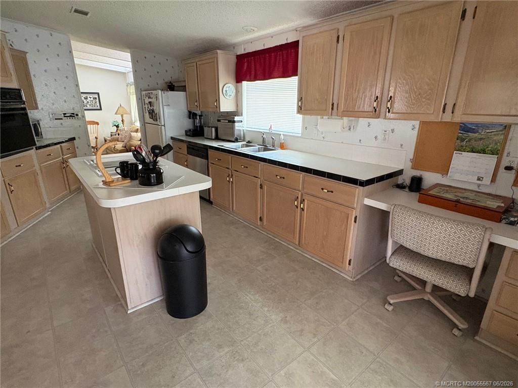 2465 Southwest Versailles Terrace Stuart, FL 34997 - Photo 7 of 21