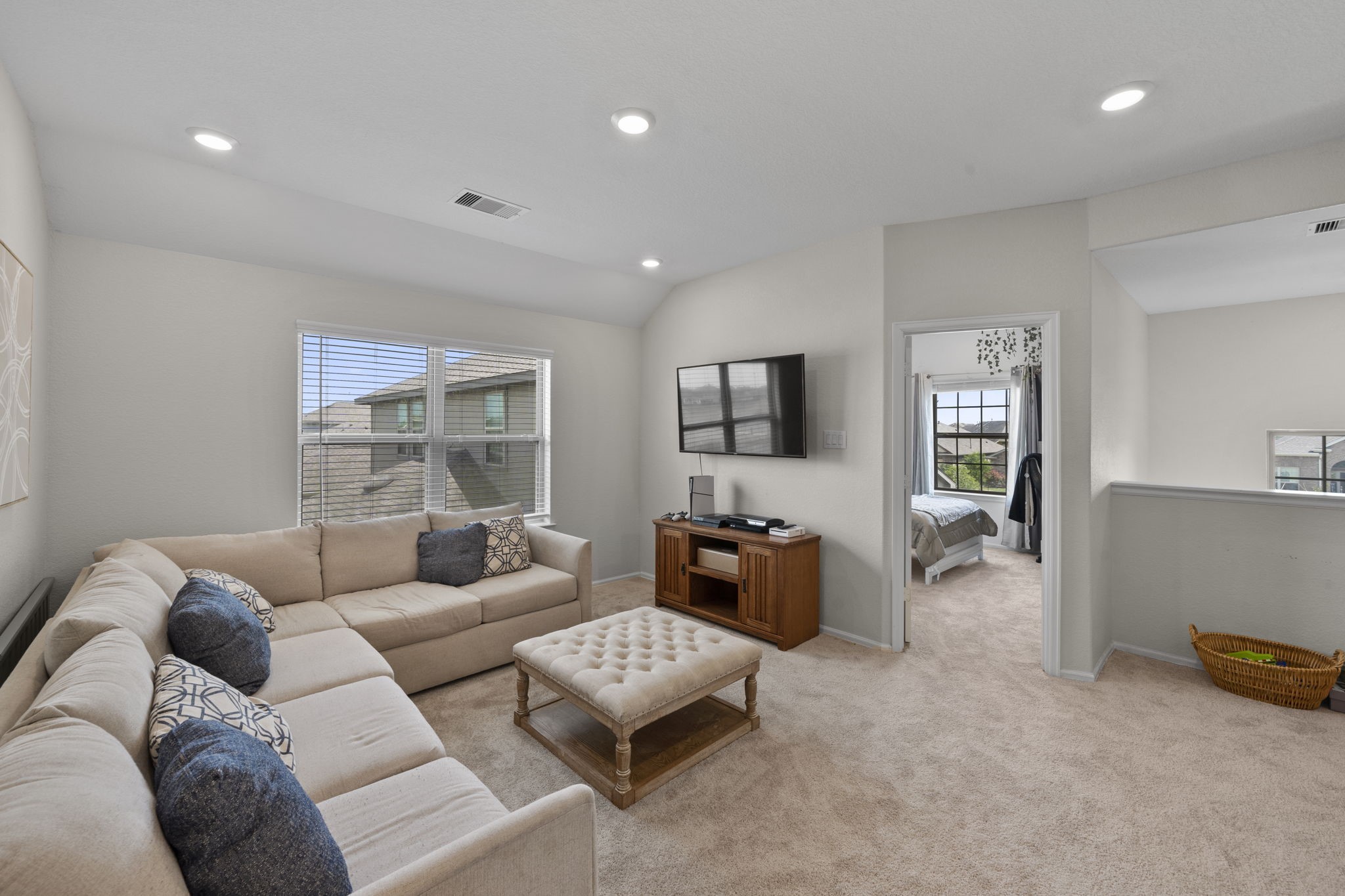 5142 Dunstable Manor Lane Rosharon, TX 77583 - Photo 27 of 30 The layout offers flexibility for various furniture arrangements, making it ideal for both relaxing and entertaining.