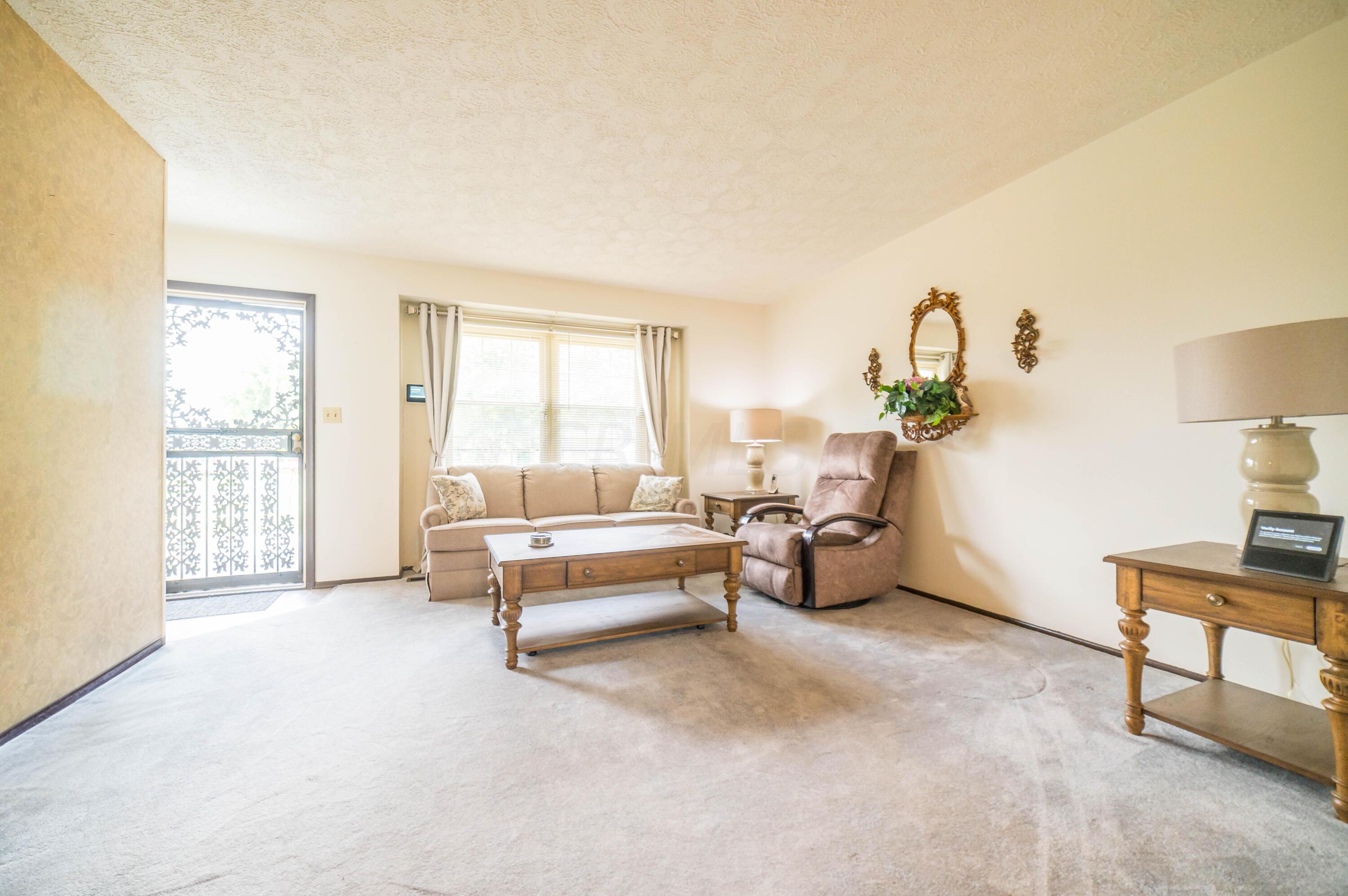 1930 Fleming Road Columbus, OH 43232 - Photo 6 of 17 DSC_1803