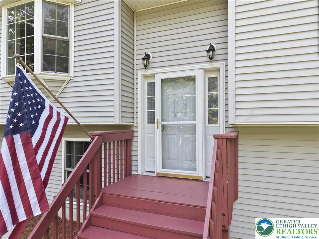 128 Chestnut Street Dingmans Ferry, PA 18328 - Photo 4 of 43