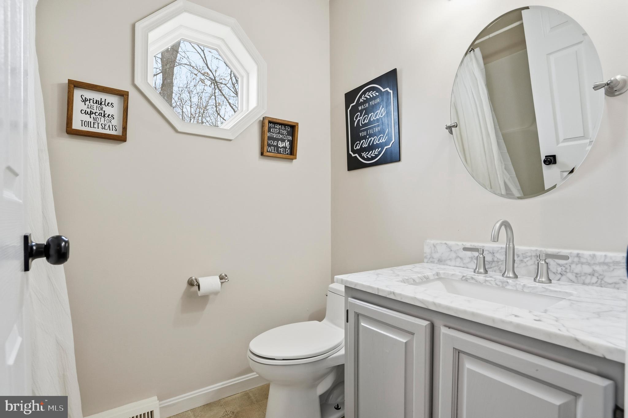 2833 Brougham Court Manchester, MD 21102 - Photo 27 of 45 Shared Full Bathroom
