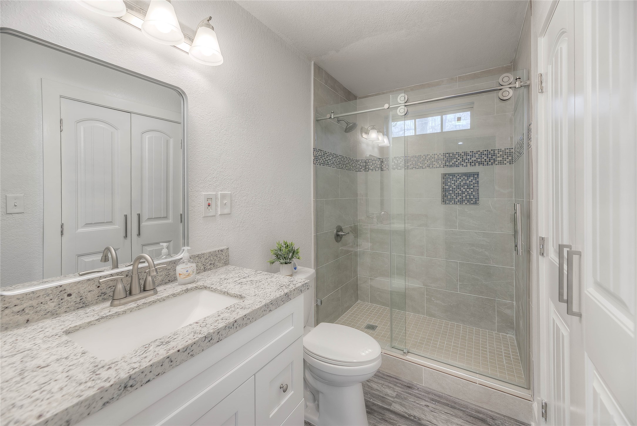 161 Evergreen Livingston, TX 77351 - Photo 23 of 35 Master Bathroom with stand up shower.