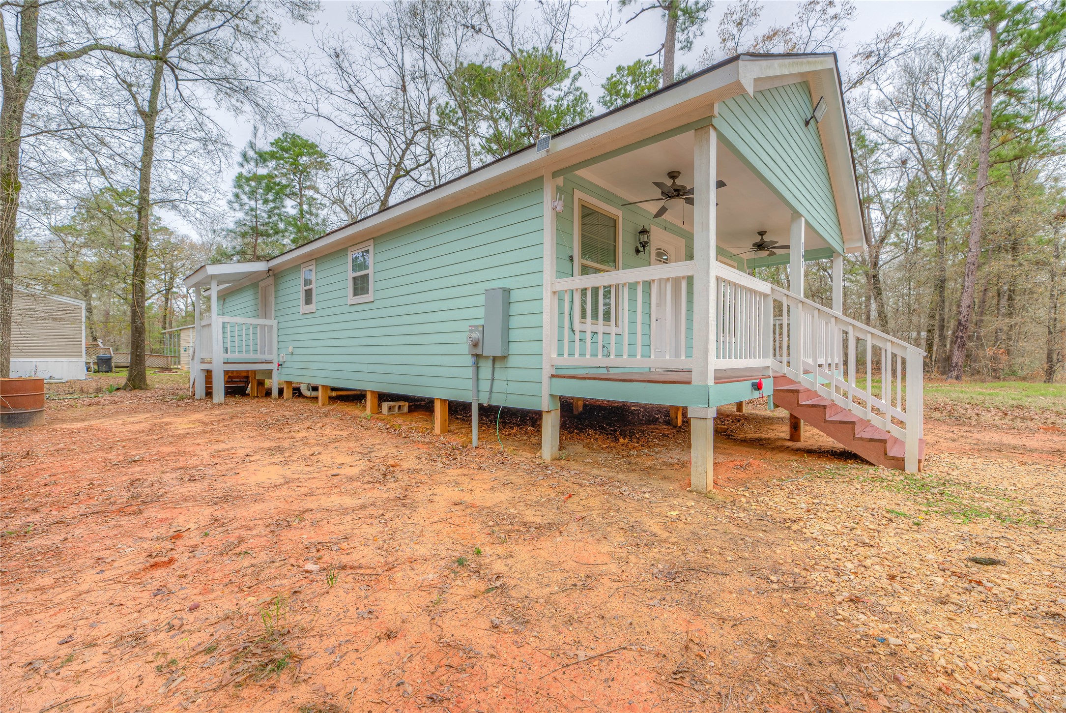 161 Evergreen Livingston, TX 77351 - Photo 8 of 35 side view