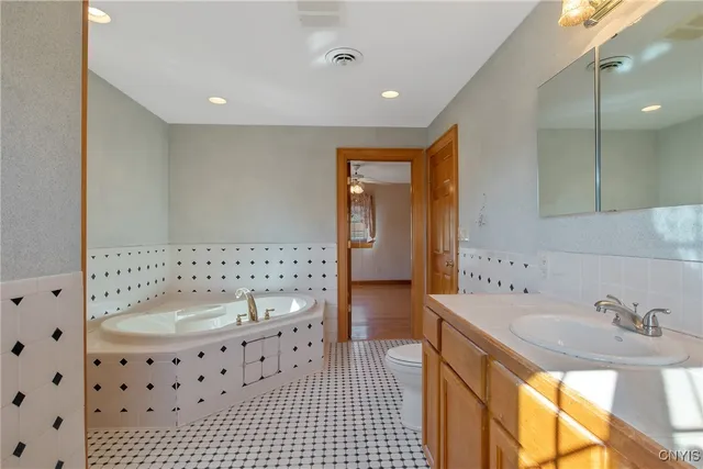 $270,000 | 2223 Turnpike Road, Auburn, NY 13021