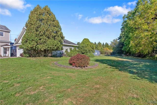 $270,000 | 2223 Turnpike Road, Auburn, NY 13021