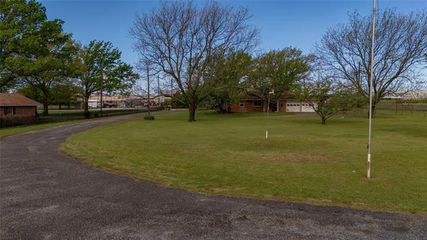 $399,000 | 3744 North Weaver Street, Gainesville, TX 76240