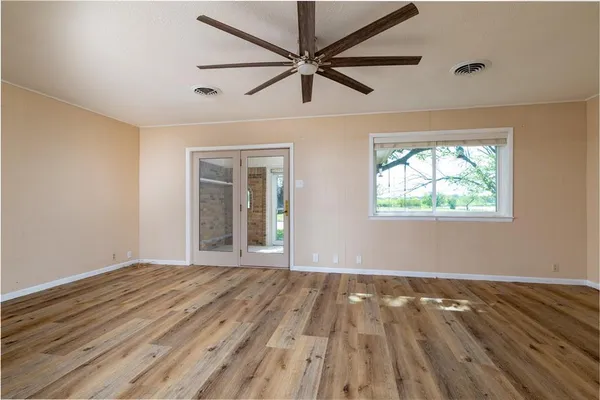 $399,000 | 3744 North Weaver Street, Gainesville, TX 76240