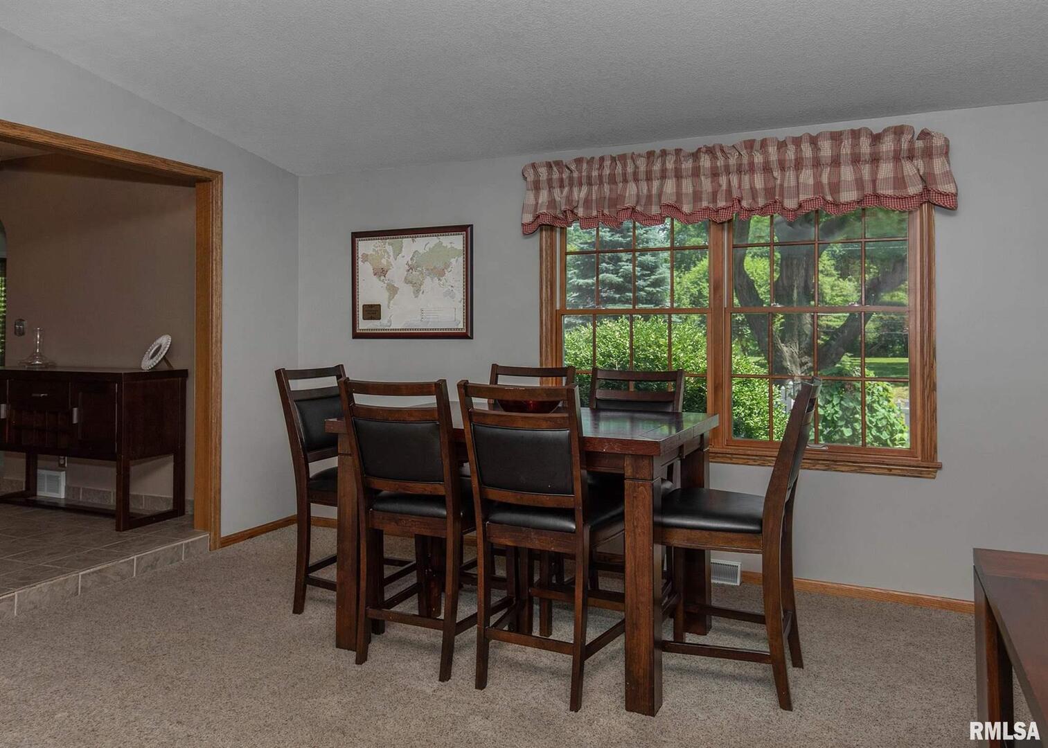 717 3rd Street, Unit A Moline, IL 61265 - Photo 11 of 48 Gallery Image 11