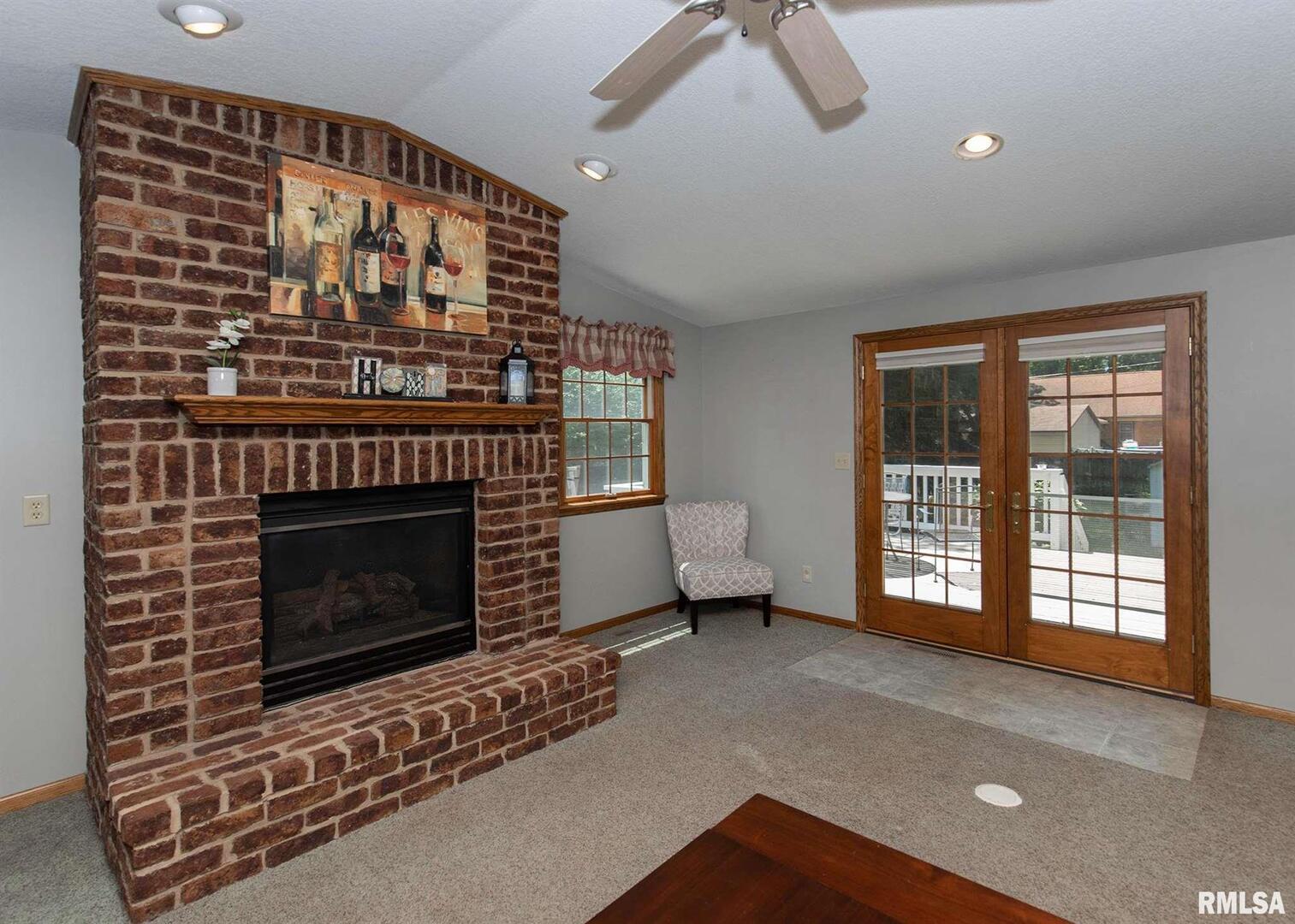 717 3rd Street, Unit A Moline, IL 61265 - Photo 14 of 48 Gallery Image 14
