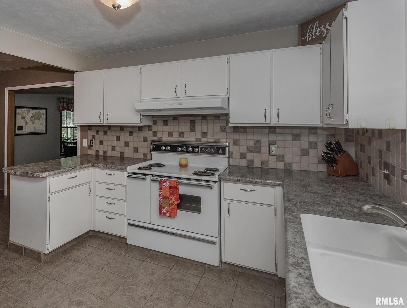 717 3rd Street, Unit A Moline, IL 61265 - Photo 17 of 48 Gallery Image 17