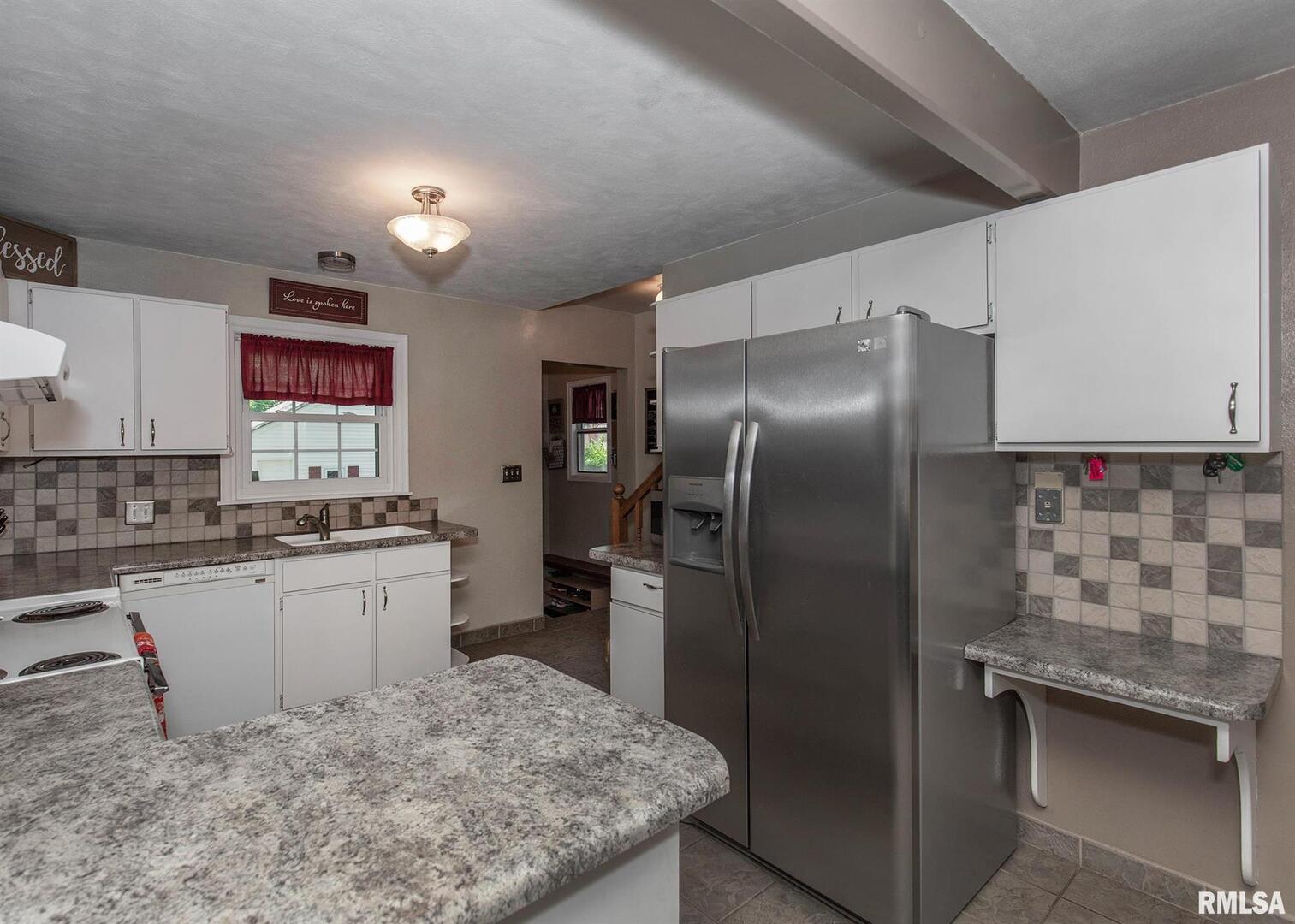 717 3rd Street, Unit A Moline, IL 61265 - Photo 19 of 48 Gallery Image 19
