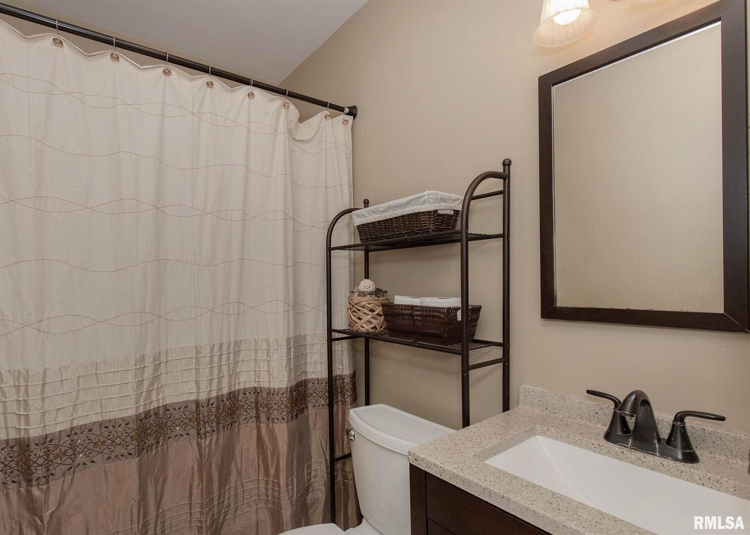 717 3rd Street, Unit A Moline, IL 61265 - Photo 22 of 48 Gallery Image 22