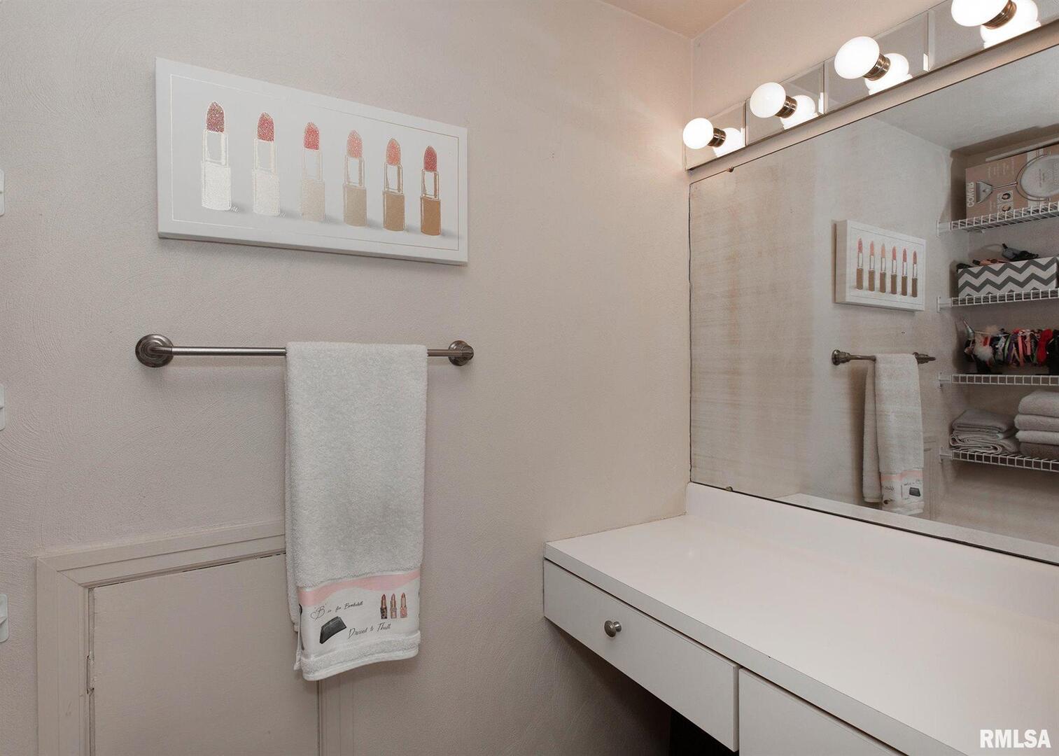717 3rd Street, Unit A Moline, IL 61265 - Photo 29 of 48 Gallery Image 29