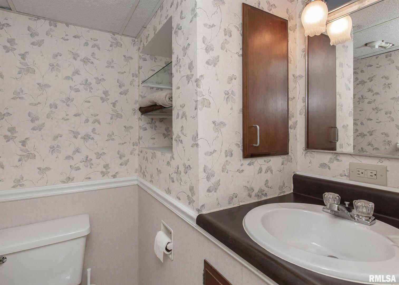 717 3rd Street, Unit A Moline, IL 61265 - Photo 38 of 48 Gallery Image 38
