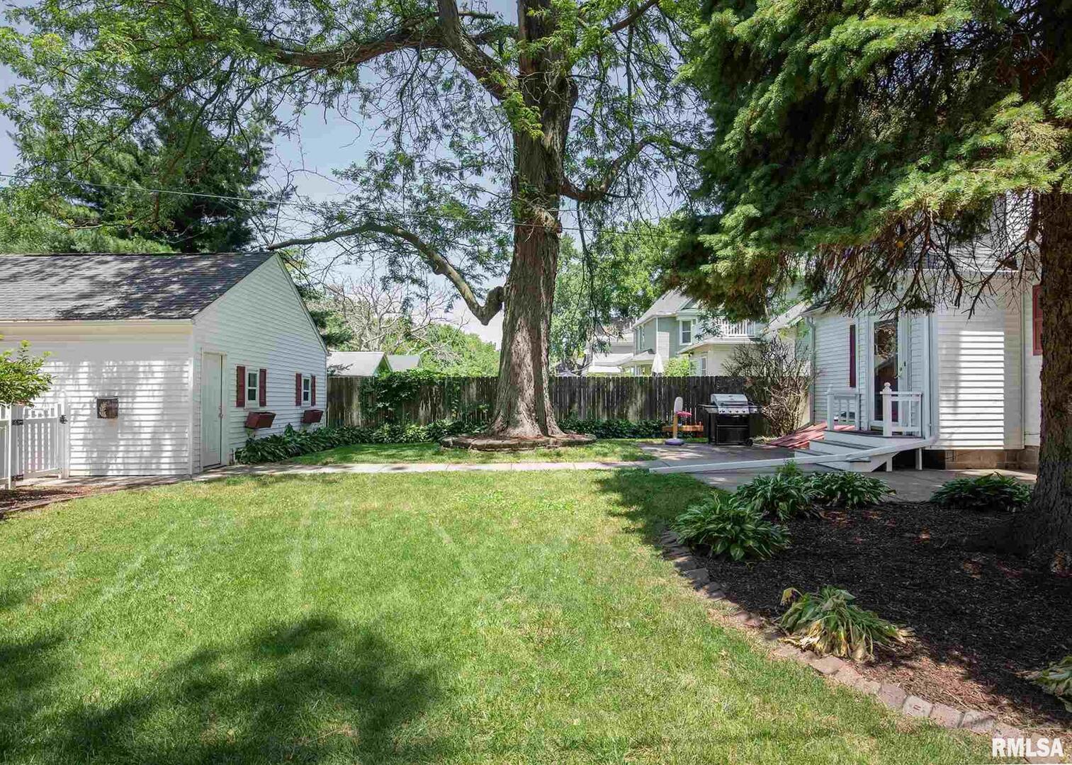 717 3rd Street, Unit A Moline, IL 61265 - Photo 42 of 48 Gallery Image 42