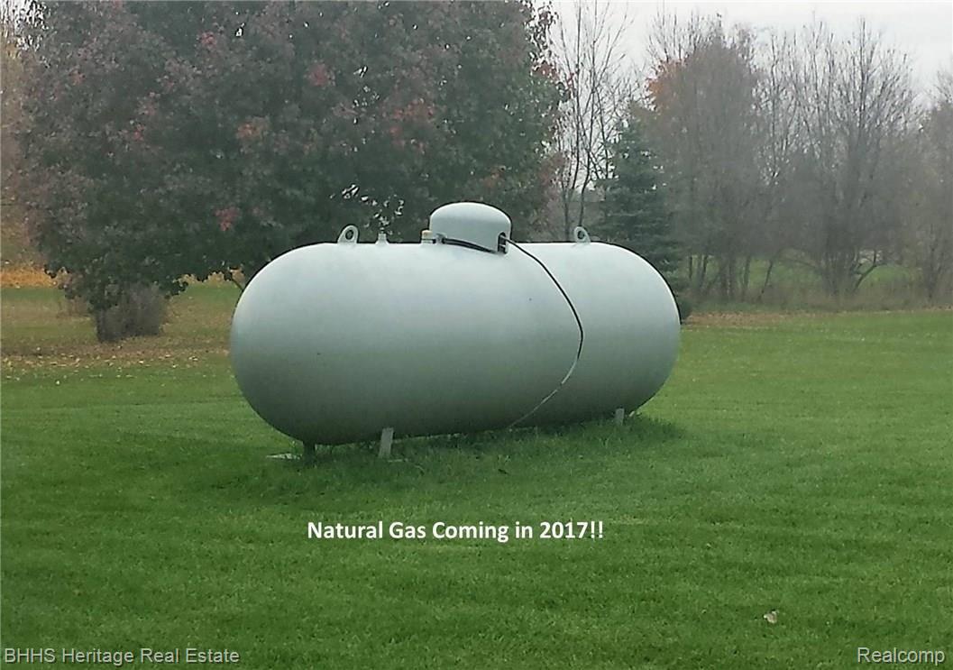 908 Chase Lake Road Howell, MI 48855 - Photo 34 of 34 natural gas.jpg