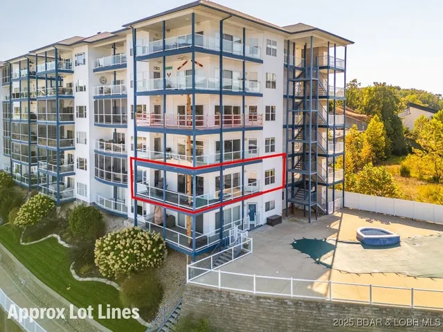 $589,000 | 183 Upper Monarch Cove Drive, Unit 2A, Lake Ozark, MO 65049
