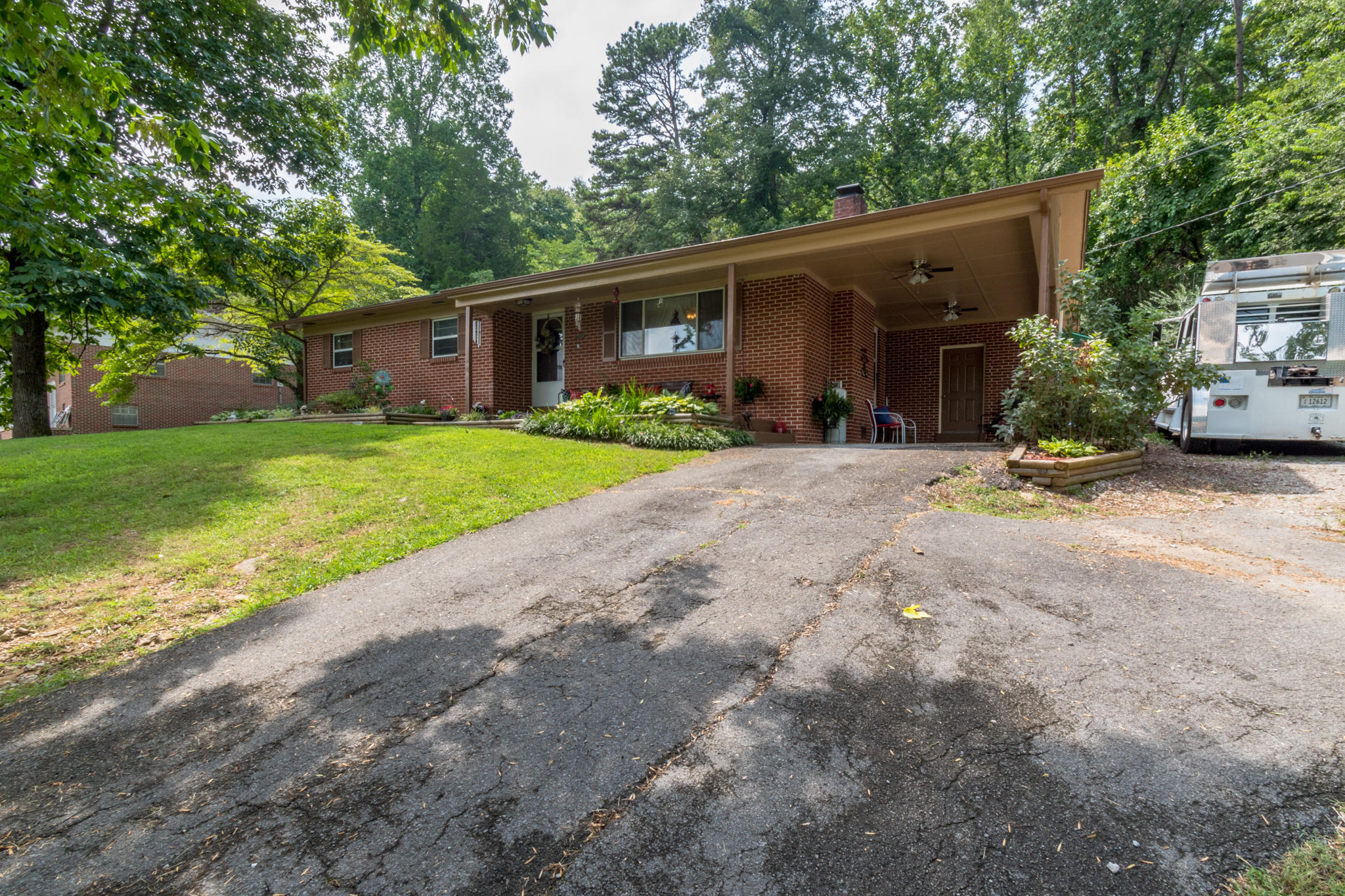 328 Chestnut Street Spring City, TN 37381 - Photo 1 of 30 20170803-_DSC0274