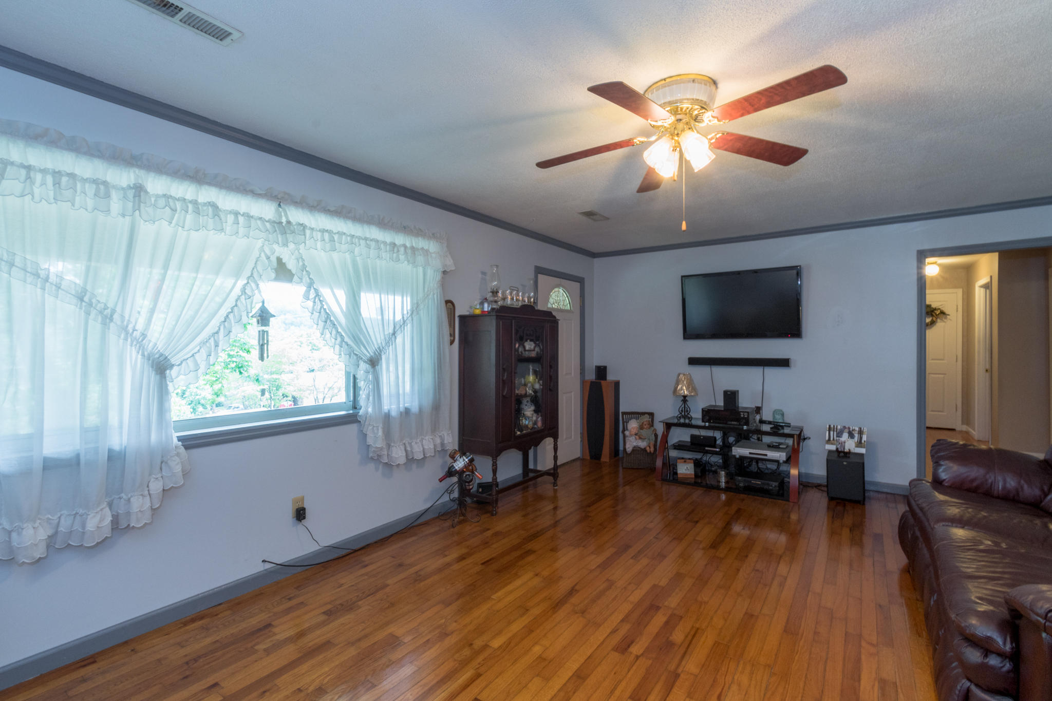 328 Chestnut Street Spring City, TN 37381 - Photo 12 of 30 20170803-_DSC0311
