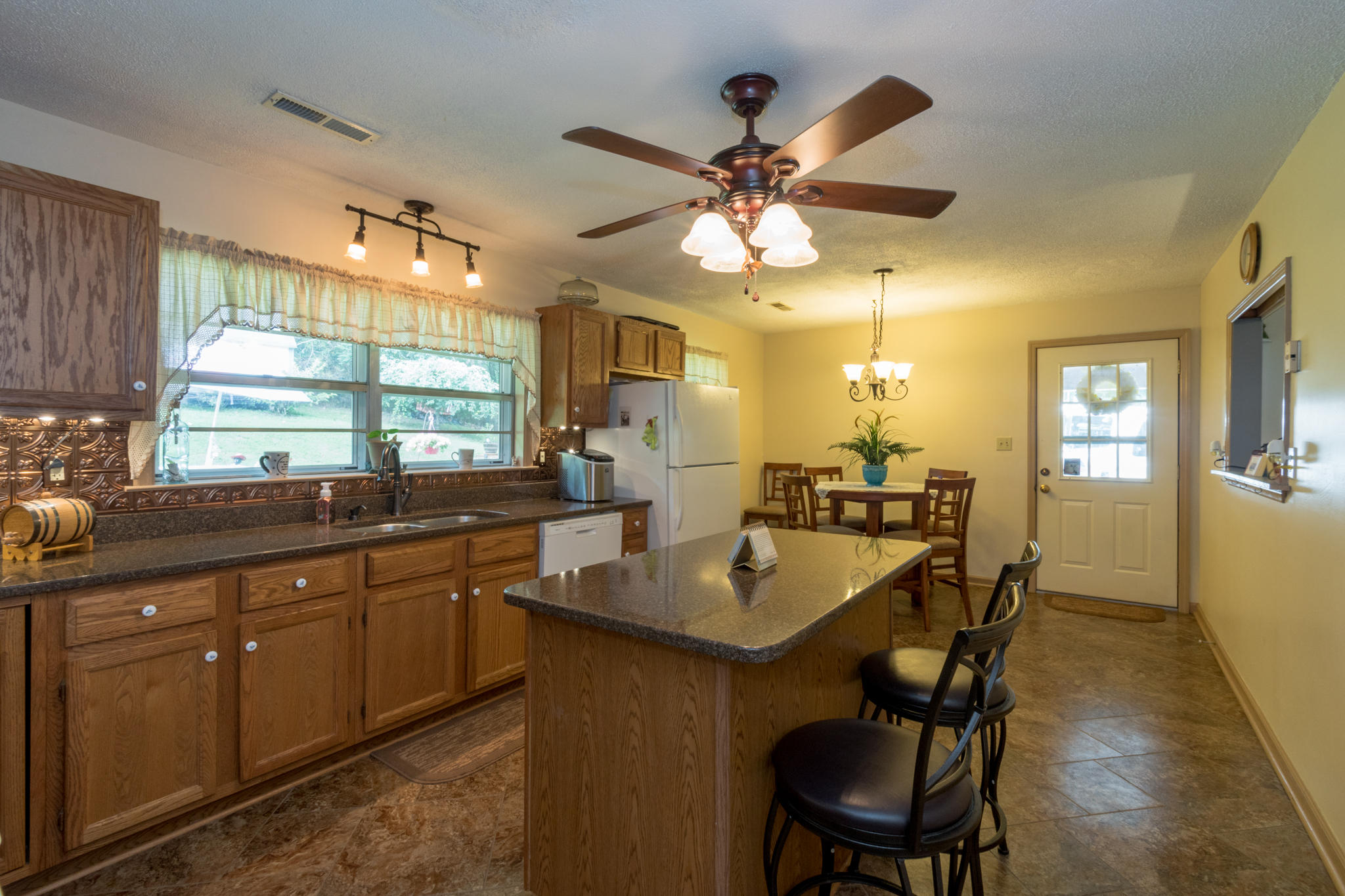 328 Chestnut Street Spring City, TN 37381 - Photo 14 of 30 20170803-_DSC0303