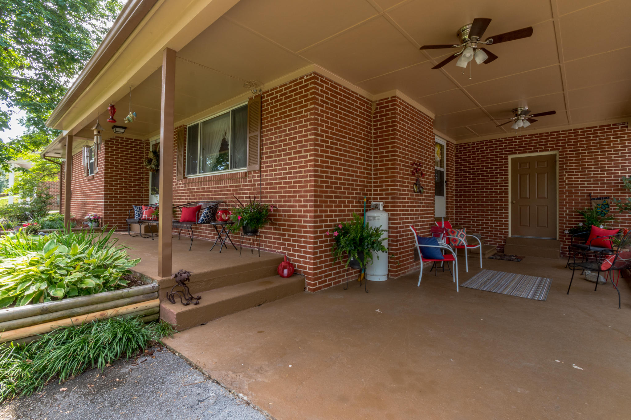 328 Chestnut Street Spring City, TN 37381 - Photo 4 of 30 20170803-_DSC0285