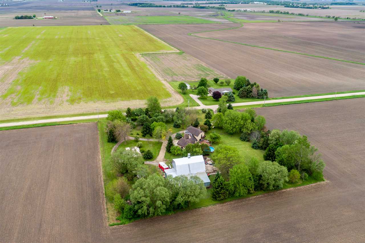 15666 East Bethel Road Rochelle, IL 61068 - Photo 4 of 22 a view of a garden