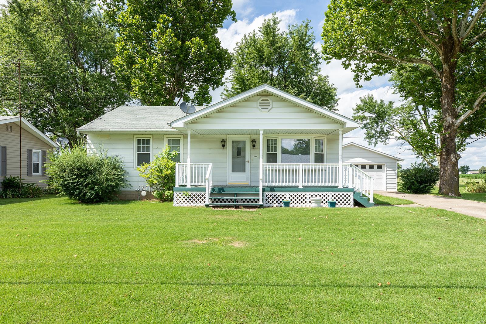 210 Virginia Street Brighton, IL 62012 - Photo 1 of 26 Gallery Image 1