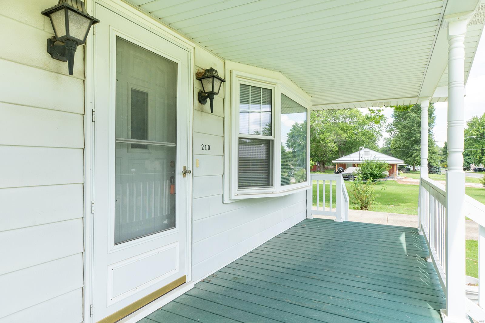 210 Virginia Street Brighton, IL 62012 - Photo 11 of 26 Gallery Image 11